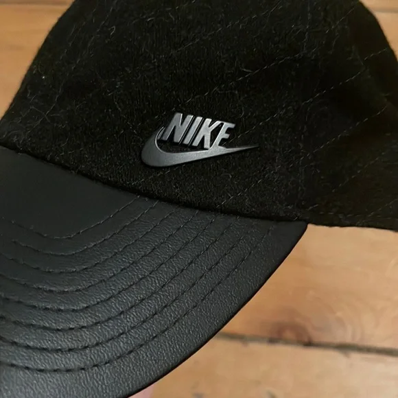 Nike hat - Picture 7 of 7
